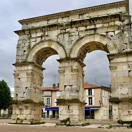 Maison Saloine فندق